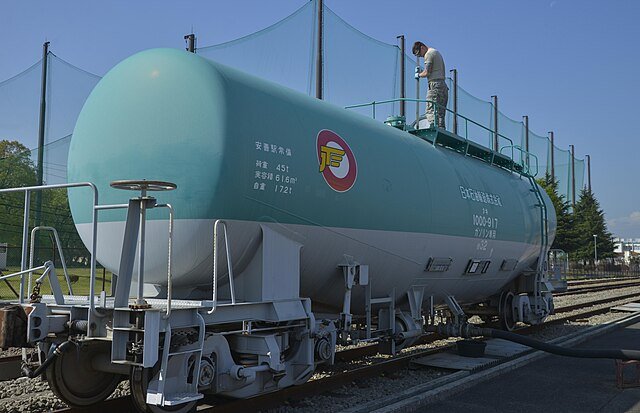 Chicago’s Logistics Sector Reels Under Oil Price Surge