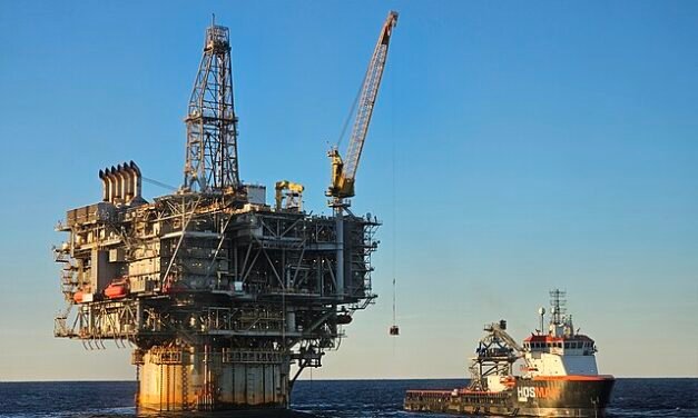 Oil Price Surge Jolts Chicago’s Markets and Wallets